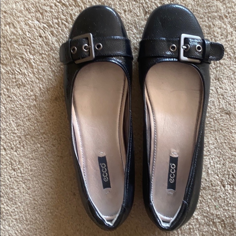 Ecco buckle flats